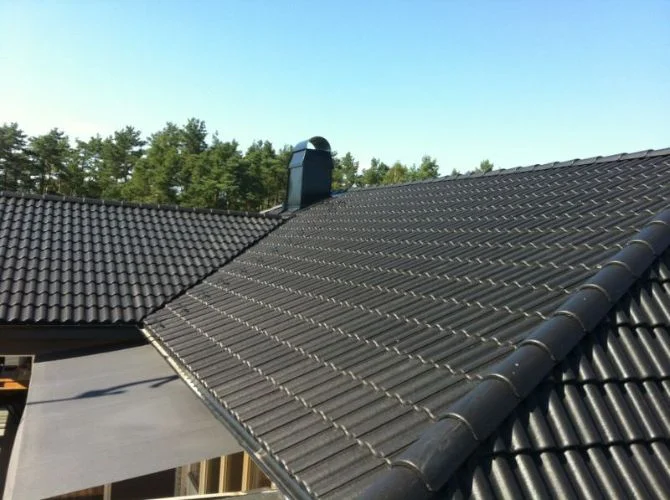 4. Takbyte betongpannor pa sadeltak
