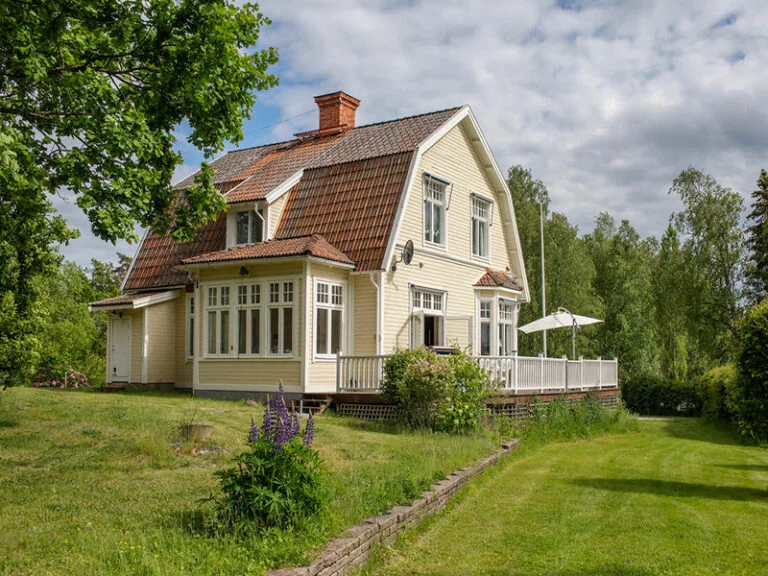 Omlaggning av tegeltak Vastra Ingelstad Vellinge 768x576